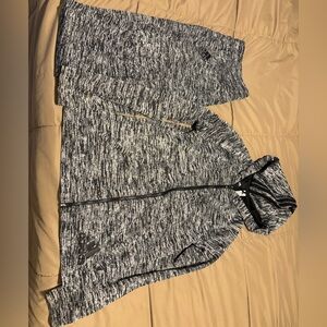 Size M Adidas matching set 
Great condition